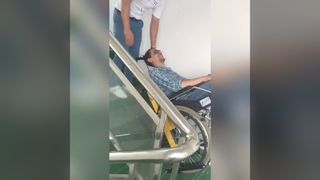 BR-SC003 Cadeira de rodas elétrica motorizada para escalada de escadas para pessoas com deficiência
